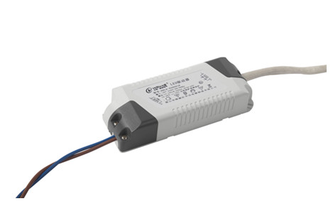 COB筒燈燈體保用5年,驅動保用2年,光源使用30000小時。 COB筒燈燈體保用5年,驅動保用2年,光源使用30000小時。