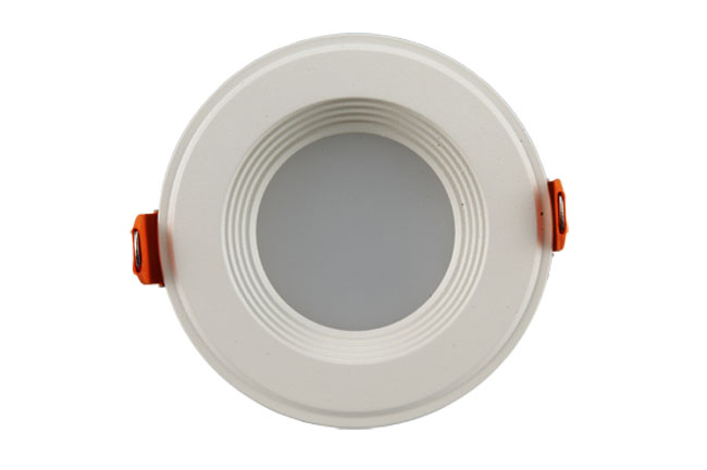 華輝照明專(zhuān)業(yè)生產(chǎn)LED筒燈，COB筒燈，全國(guó)行業(yè)領(lǐng)先，服務(wù)過(guò)全國(guó)各類(lèi)工程達(dá)2000家。