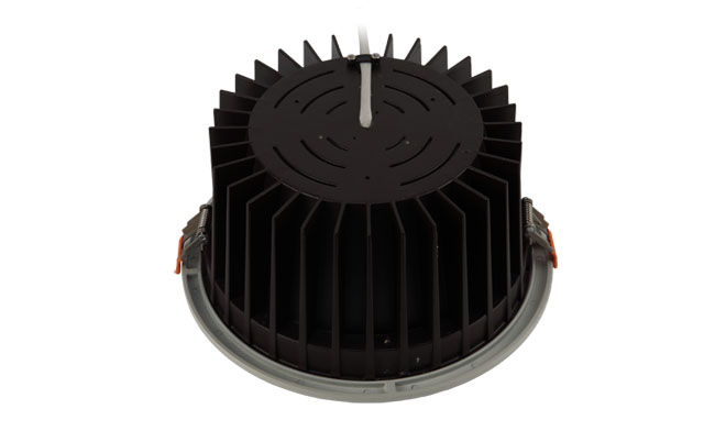 華輝照明專業LED筒燈廠家,標準的流程與質檢程序確保COB筒燈質量穩定如一。 華輝照明專業LED筒燈廠家,標準的流程與質檢程序確保COB筒燈質量穩定如一。