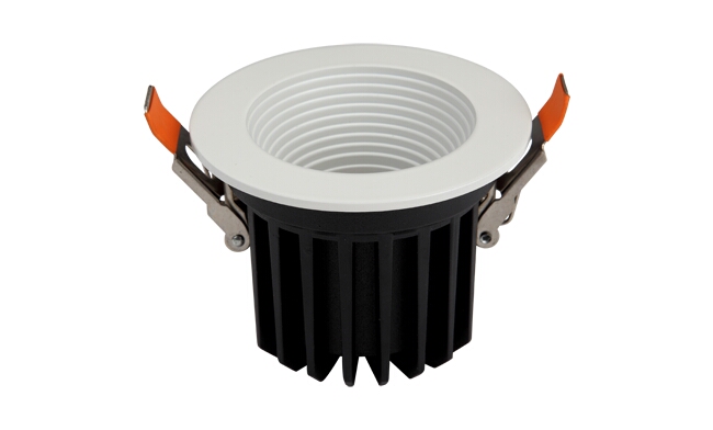 華輝照明LED筒燈驅動為恒流隔離外置驅動，便于安裝維護，與光源板實現完美匹配。