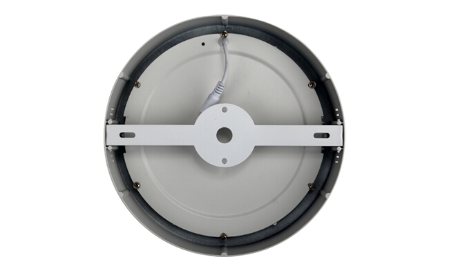 華輝照明成立于1987年，是一家專業(yè)生產(chǎn)面板燈,led面板燈,面板燈廠家,直發(fā)光面板燈，側(cè)發(fā)光面板燈的大型企業(yè)。