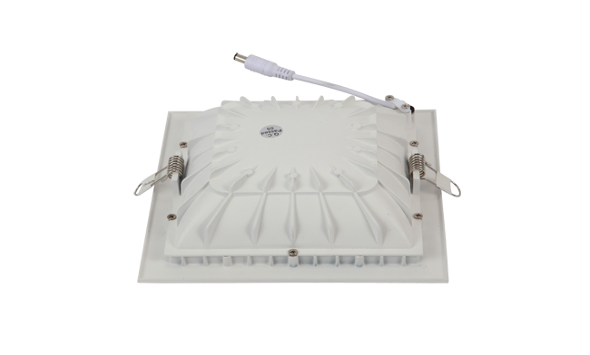 華輝照明專業LED筒燈廠家，標準的流程與質檢程序確保COB筒燈質量穩定如一。