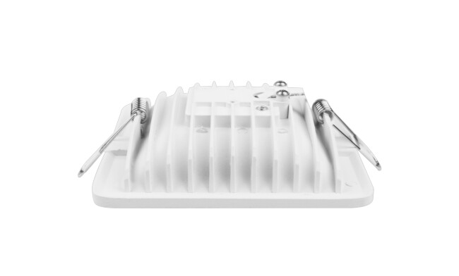 COB筒燈燈體保用5年，驅動保用2年，光源使用30000小時。