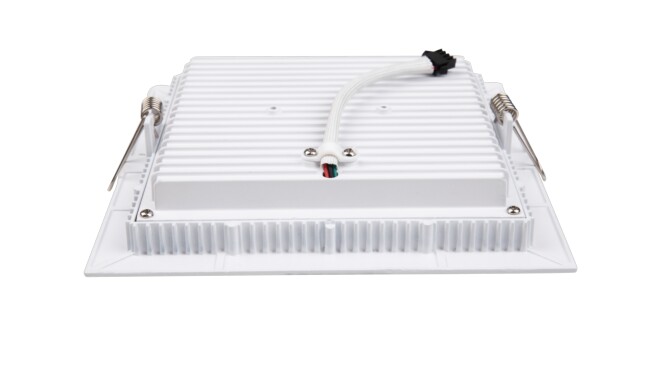 華輝照明成立于1987年,是一家專業生產面板燈,led面板燈,面板燈廠家,直發光面板燈,側發光面板燈的大型企業。 華輝照明成立于1987年,是一家專業生產面板燈,led面板燈,面板燈廠家,直發光面板燈,側發光面板燈的大型企業。