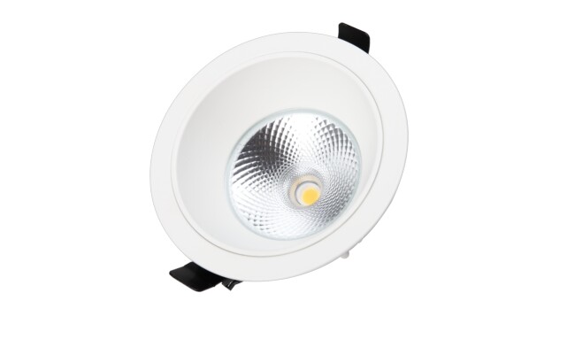 華輝照明專業(yè)生產(chǎn)LED筒燈，COB筒燈，全國行業(yè)領(lǐng)先，服務(wù)過全國各類工程達2000家。