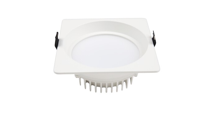 華輝照明LED筒燈驅動為恒流隔離外置驅動，便于安裝維護，與光源板實現完美匹配。