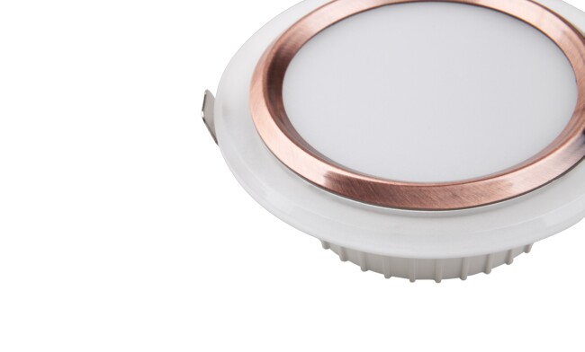 華輝照明專業(yè)生產(chǎn)LED筒燈，COB筒燈，全國(guó)行業(yè)領(lǐng)先，服務(wù)過全國(guó)各類工程達(dá)2000家。