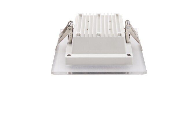 華輝照明專業LED筒燈廠家，標準的流程與質檢程序確保COB筒燈質量穩定如一。