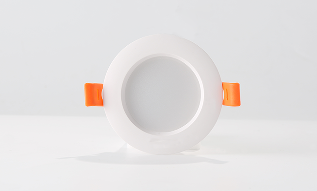 華輝照明成立于1987年，是一家專(zhuān)業(yè)生產(chǎn)LED辦公吊線(xiàn)燈,led面板燈,面板燈廠家,直發(fā)光面板燈，側(cè)發(fā)光面板燈的大型企業(yè)。