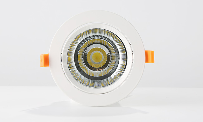 華輝照明成立于1987年，是一家專業生產LED辦公吊線燈,led面板燈,面板燈廠家,直發光面板燈，側發光面板燈的大型企業。