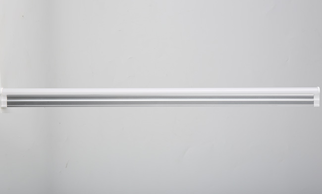 華輝照明日光燈支架，led燈管支架，一體化支架，燈管支架廠家廣泛應(yīng)用于寫字樓、辦公室、會(huì)議室等各類室內(nèi)照明工程。