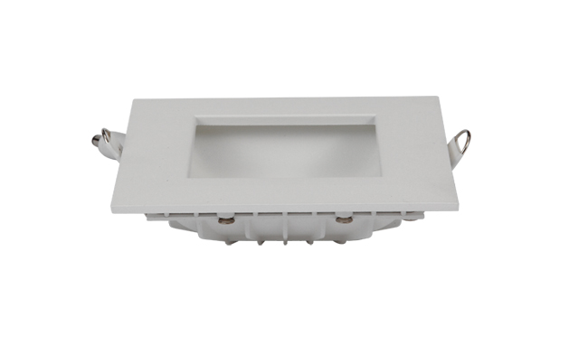 華輝照明LED筒燈驅動為恒流隔離外置驅動,便于安裝維護,與光源板實現完美匹配。 華輝照明LED筒燈驅動為恒流隔離外置驅動,便于安裝維護,與光源板實現完美匹配。